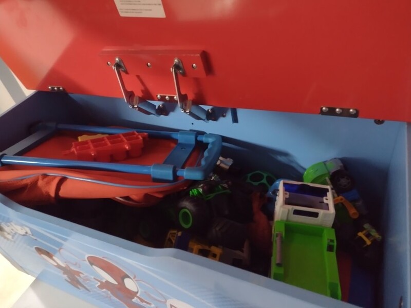 Kennards Self Storage Guildford Bid on Self Storage Unit auction IB-1340