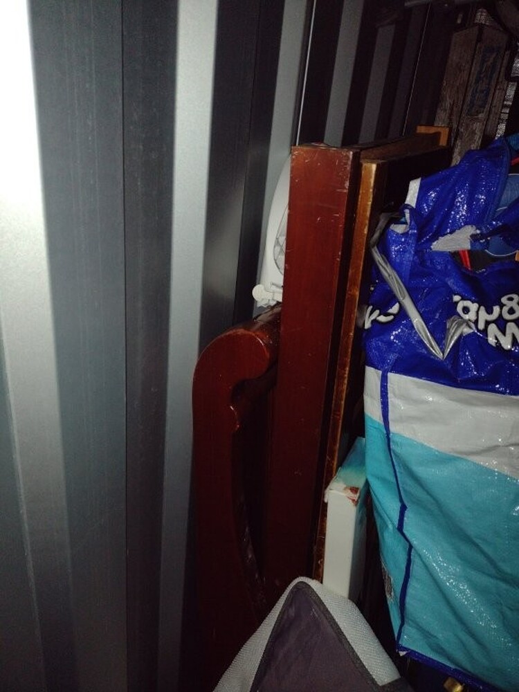 Kennards Self Storage Guildford Abandoned Storage centre Auctions auction IB-8691