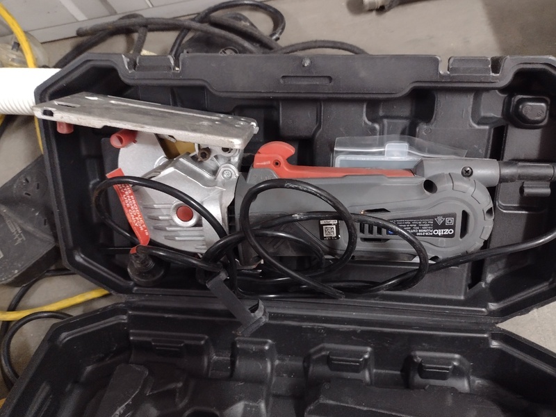 Kennards Self Storage Auburn Abandoned Storage Unit Auctions auction IB-7239