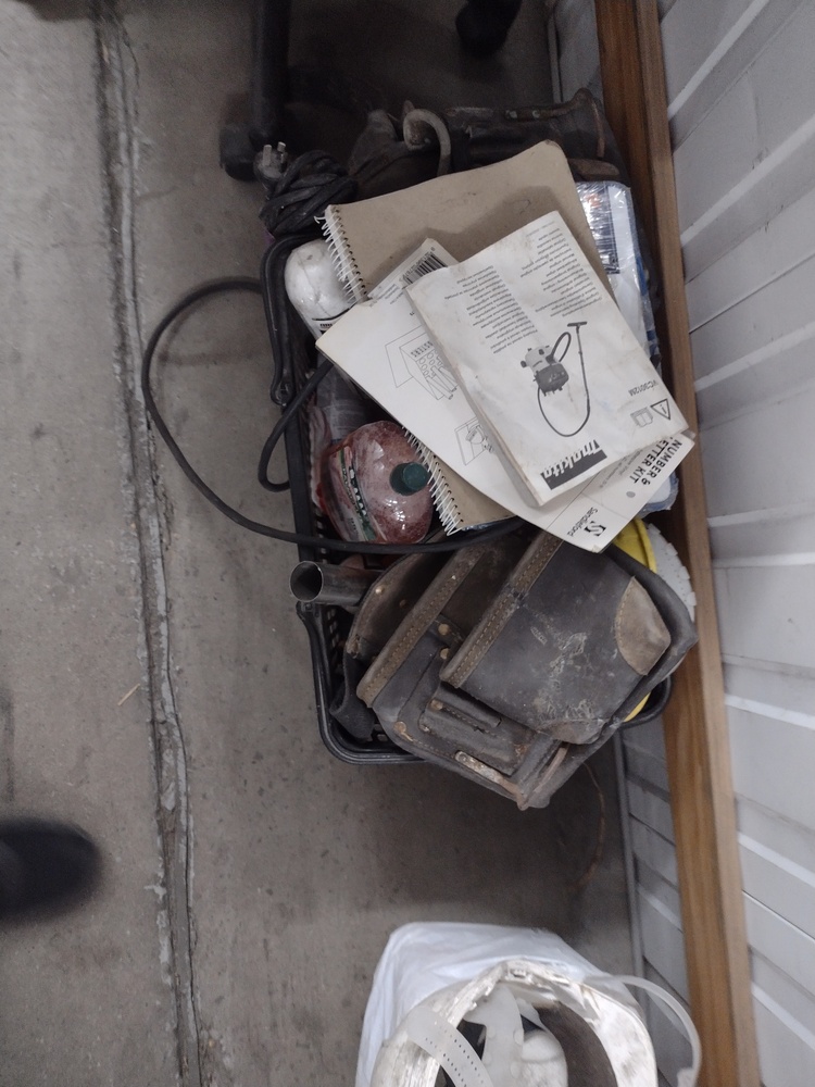 Kennards Self Storage Auburn Storage Unit Auction auction IB-7239