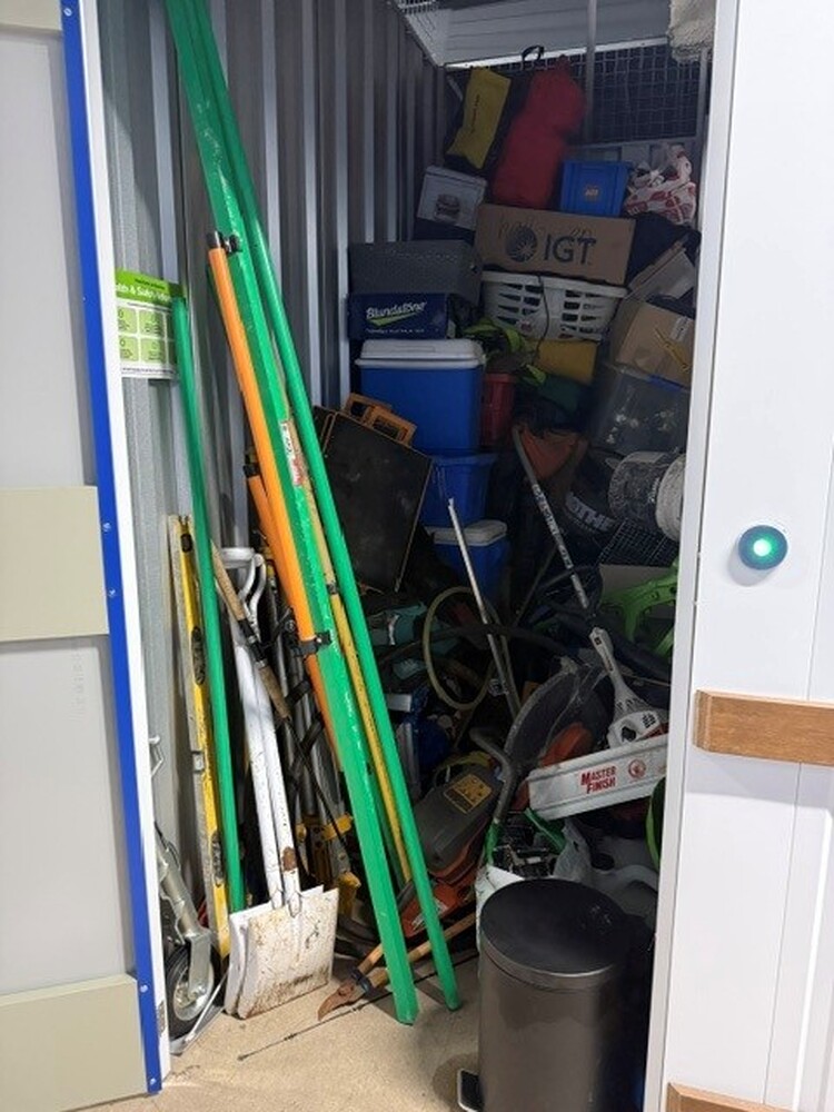 Roomia Self Storage Minchinbury Storage auction IB-1125