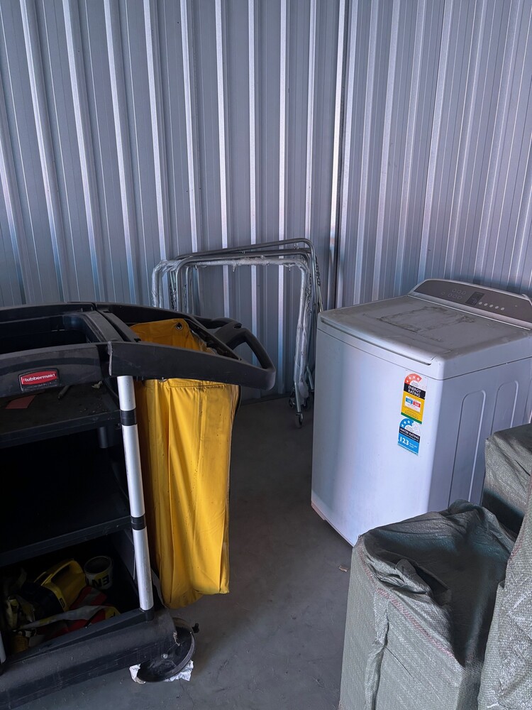 National Storage Port Melbourne West Self Storage auction IB-5245