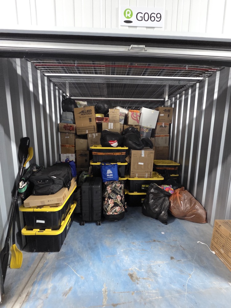 Roomia Self Storage OConnor WA Storage auction IB-6880