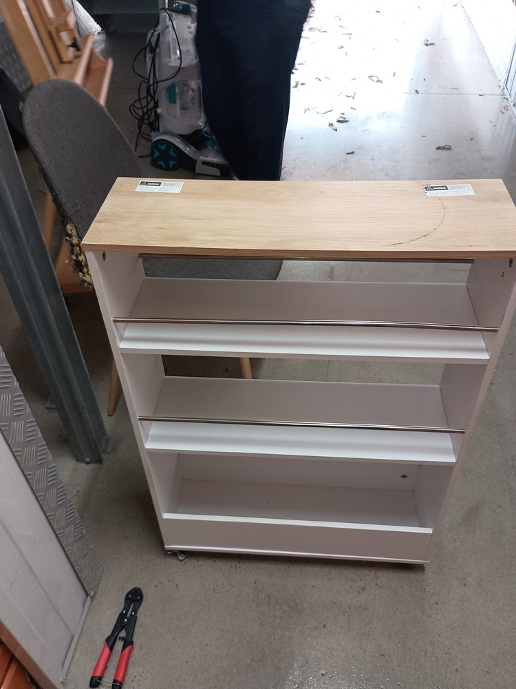 Kennards Self Storage Wetherill Park Abandoned Self Storage Auctions auction IB-8766