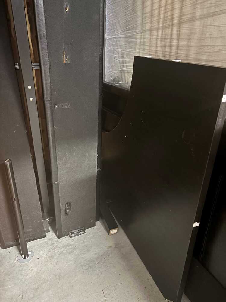 S. Hardy-burns - Private Selle Storage Unit auction IB-9581