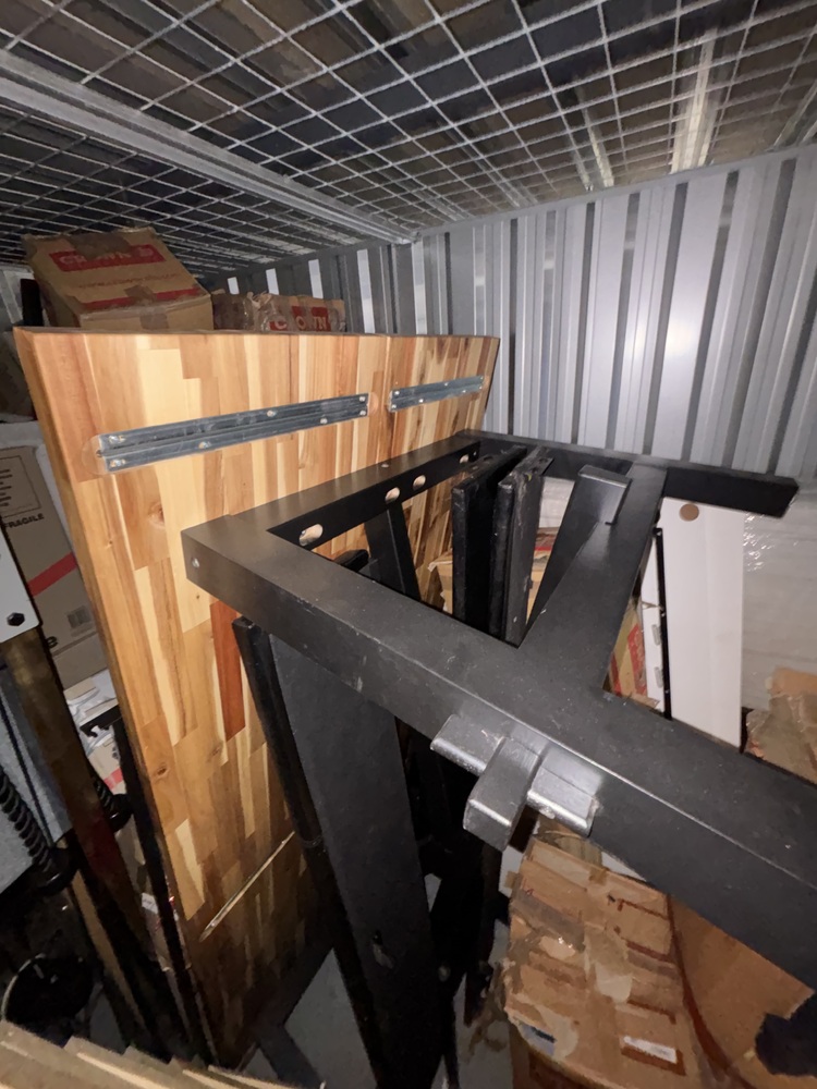 S. Hardy-burns - Private Selle Bid on Self Storage Unit auction IB-9581