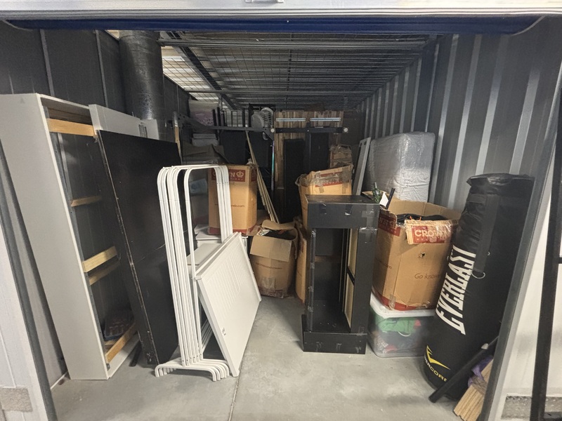 S. Hardy-burns - Private Selle Abandoned Storage Auctions auction IB-9581