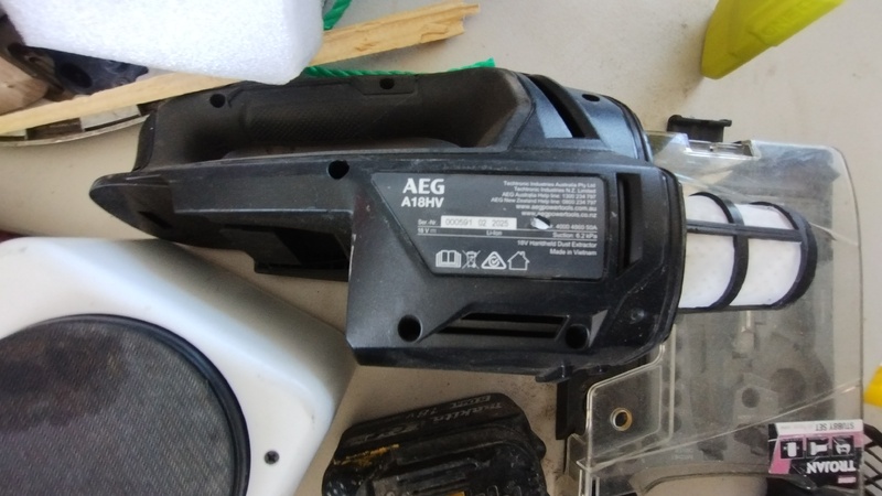 Kennards Self Storage Yarrabilba Abandoned Storage garage Auctions auction IB-1448