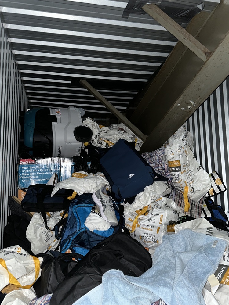 Rent a Space Moore Park Abandoned Storage centre Auctions auction IB-8964