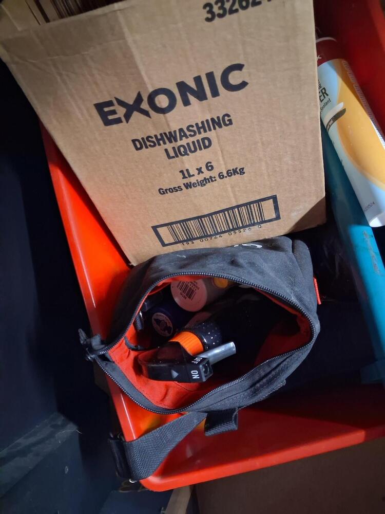 Public Self Storage Scoresby Abandoned Storage centre Auctions auction IB-1569