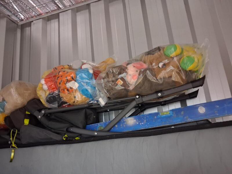 Public Self Storage Scoresby Abandoned Storage Unit Auctions auction IB-1569