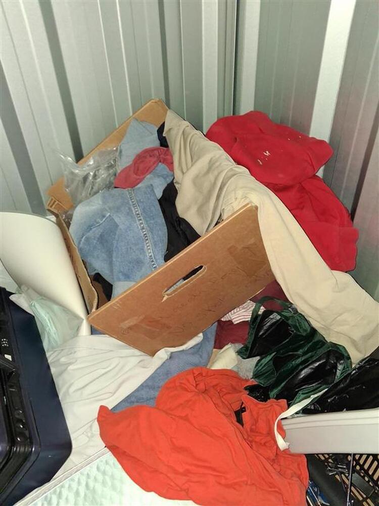 Public Self Storage Braybrook Bid on Storage auction IB-4143