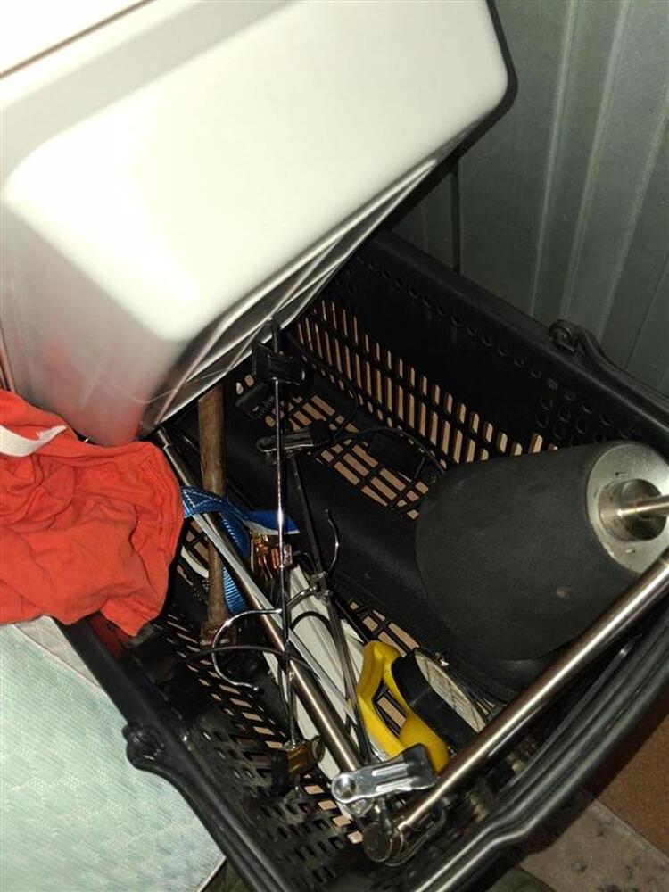 Public Self Storage Braybrook Abandoned Self Storage Auctions auction IB-4143