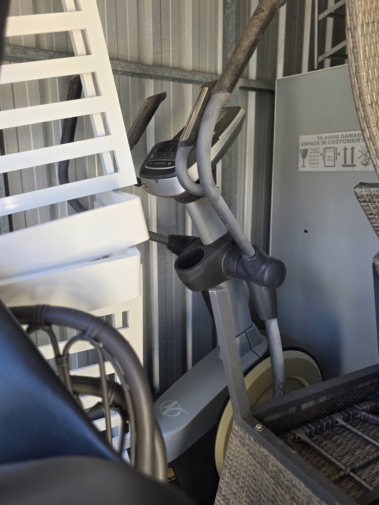 Storage King Toowoomba Abandoned Storage centre Auctions auction IB-6208