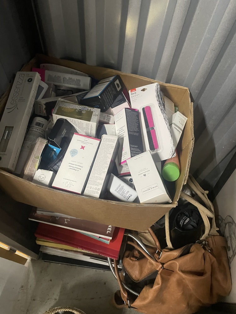 Rent a Space Moore Park Abandoned Storage centre Auctions auction IB-3356