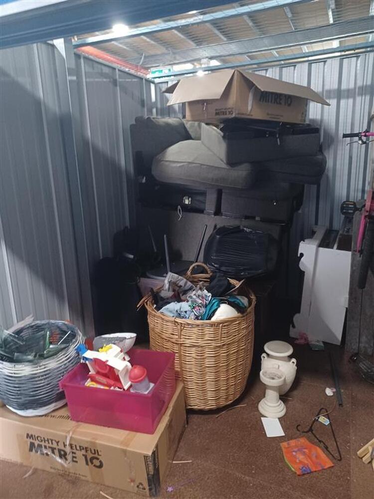 Loxon Storage Nambour Bid on Self Storage Unit auction IB-7573