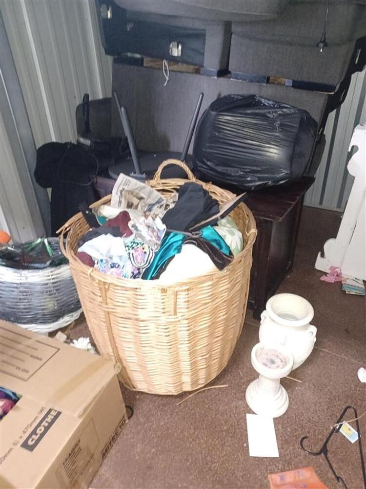 Loxon Storage Nambour Abandoned Storage centre Auctions auction IB-7573