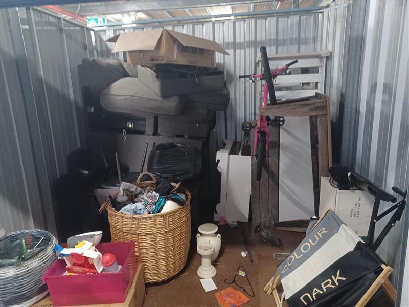 Loxon Storage Nambour Abandoned Storage garage Auctions auction IB-7573