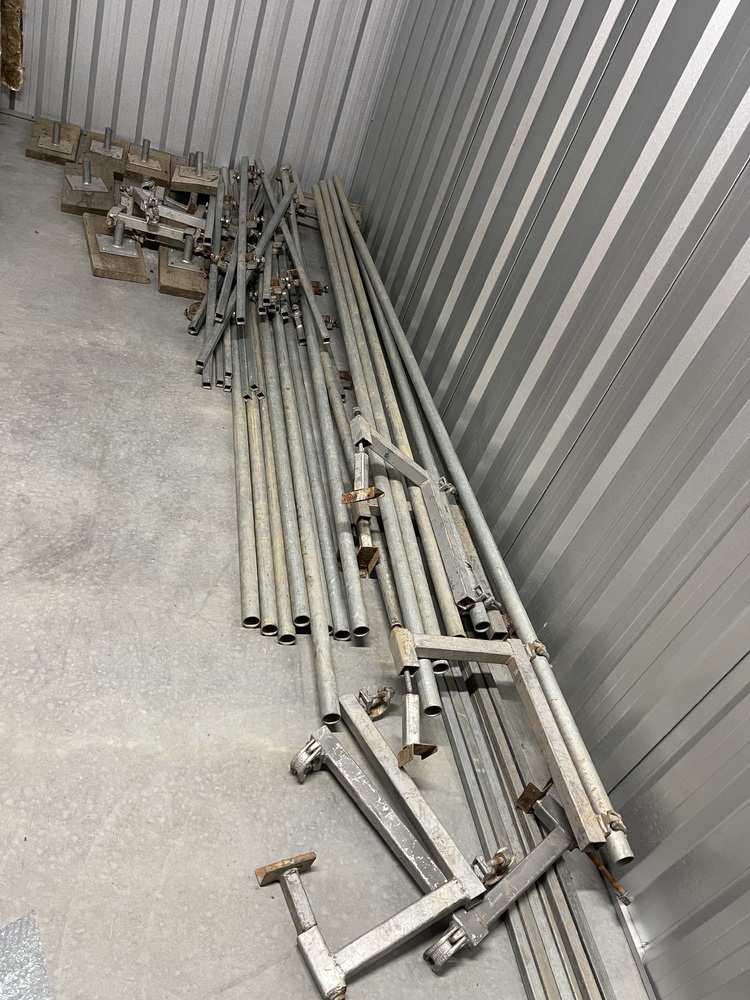 Rent a Space Oran Park Abandoned Storage centre Auctions auction IB-4194