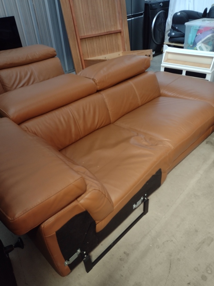 Kennards Self Storage Homebush Abandoned Self Storage Auctions auction IB-4019