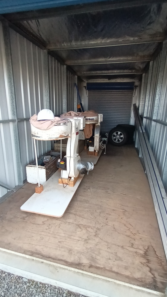 Storage King Delacombe Abandoned Storage Unit Auctions auction IB-2357