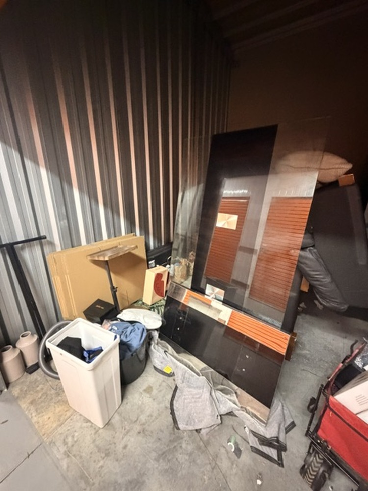 StoreLocal Hallam Storage Unit auction IB-8603
