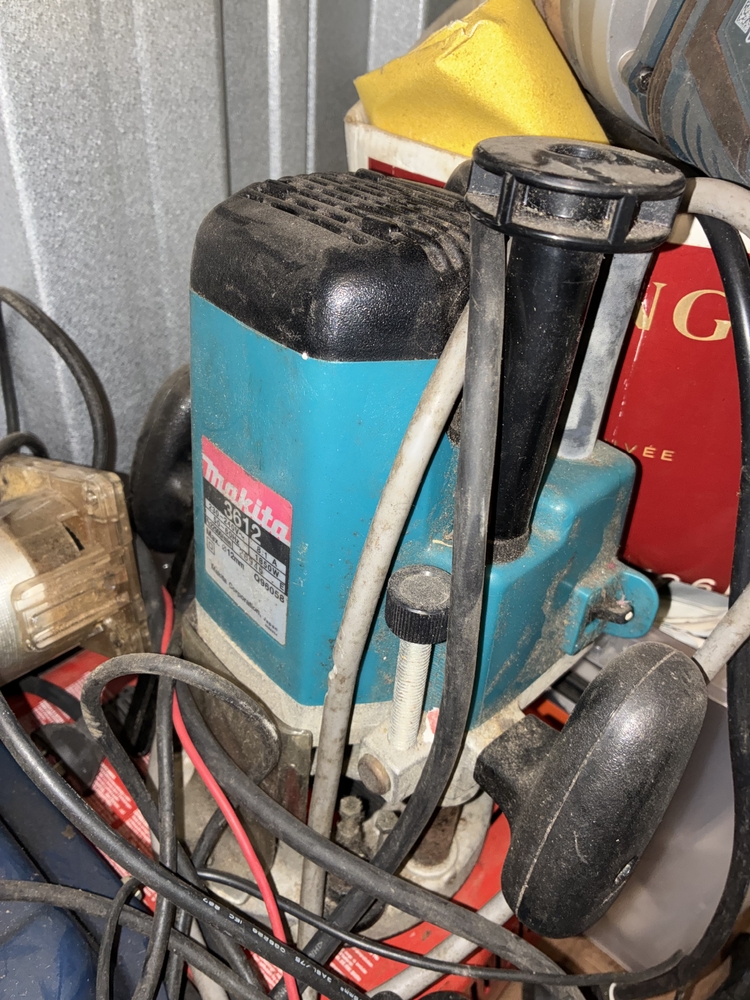 Storage Choice Ipswich  Storage Unit Auction auction IB-8630