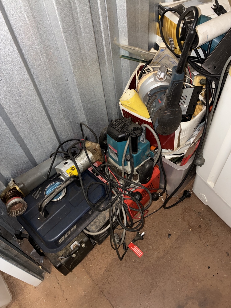 Storage Choice Ipswich  Storage Unit Auction auction IB-8630