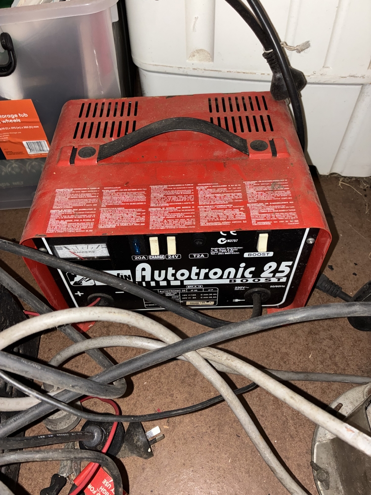 Storage Choice Ipswich  Storage Unit Auction auction IB-8630