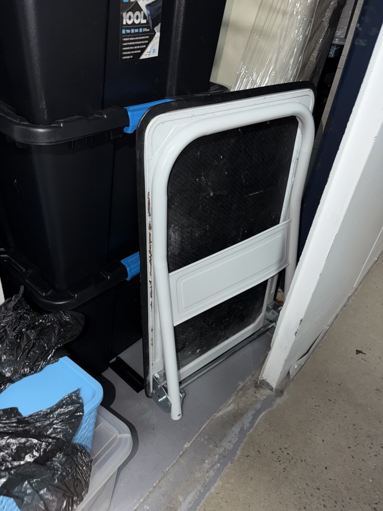 Storage King Eastgardens Bid on Storage auction IB-7209