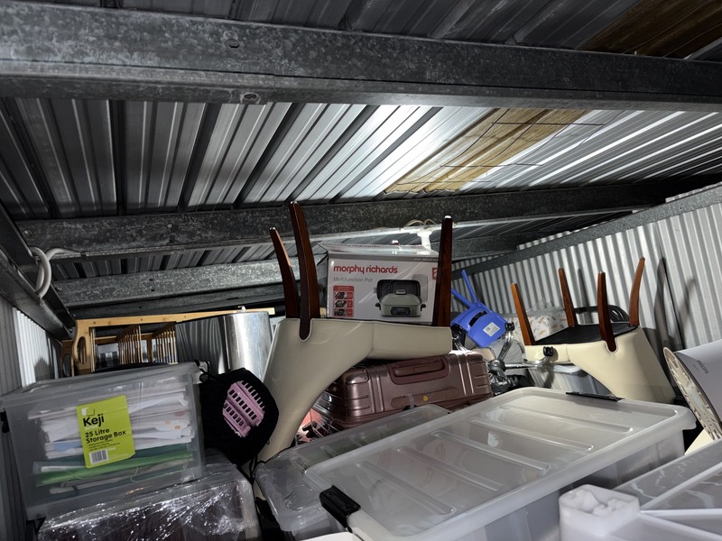 Storage King Eastgardens Abandoned Storage Unit Auctions auction IB-7209
