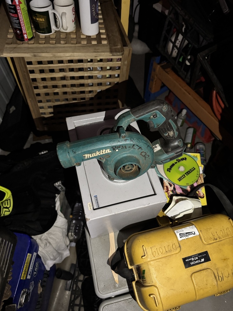 KeepSafe Bayswater Bid on Storage Unit auction IB-5788