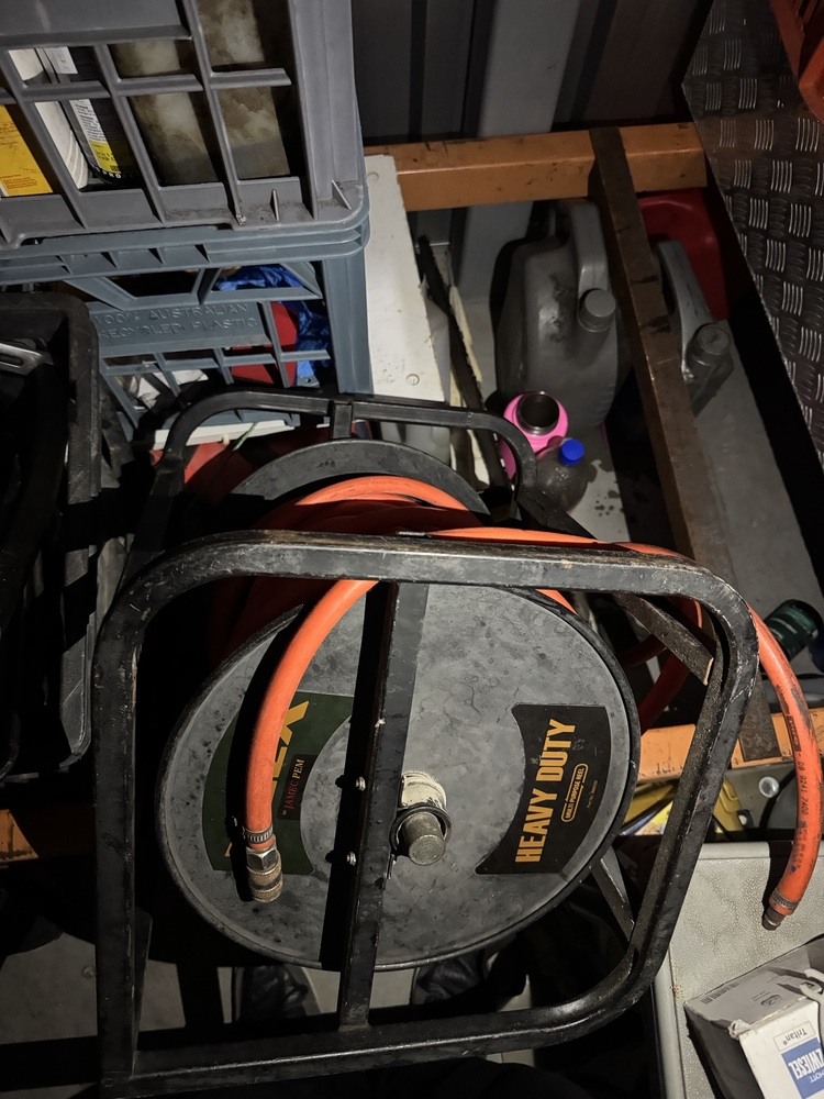 KeepSafe Bayswater Bid on Self Storage Unit auction IB-5788
