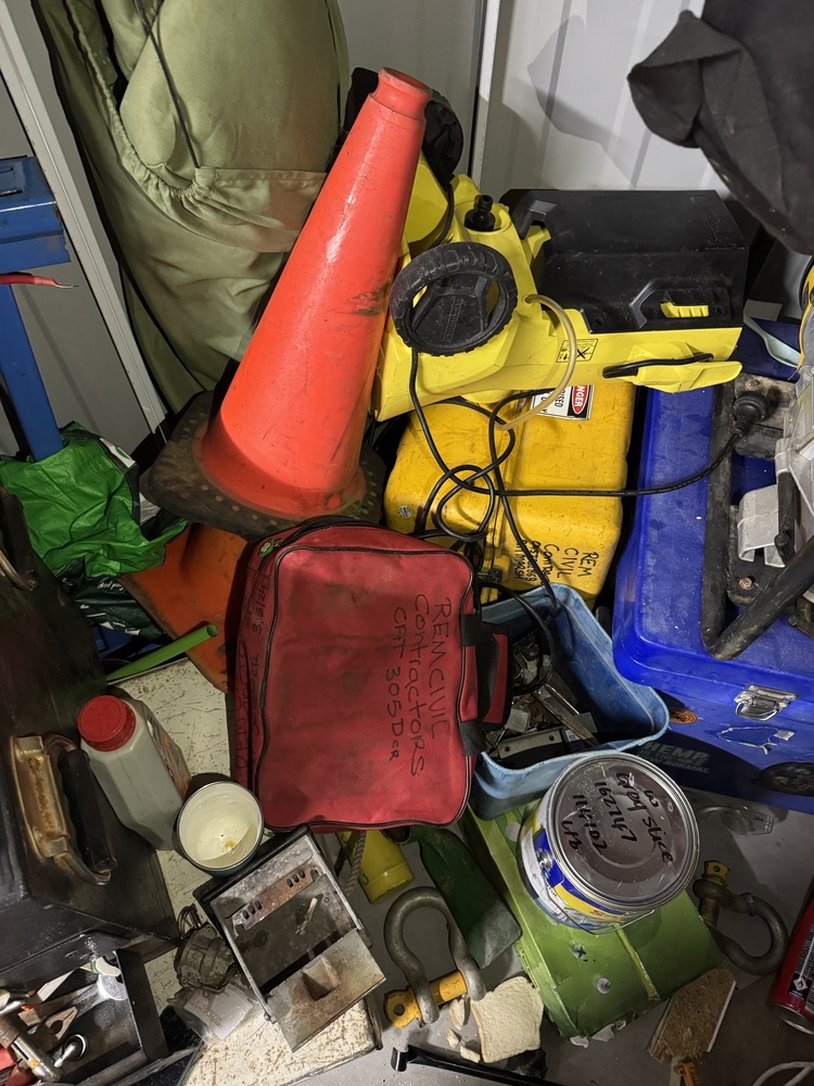 KeepSafe Bayswater Storage Unit Auction auction IB-5788