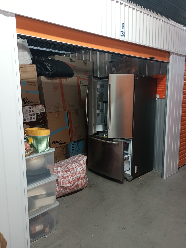 Kennards Self Storage Hoxton Park Storage Unit Auction auction IB-5672